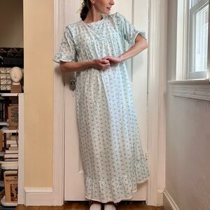 Vintage Cotton Floral Nightgown Ruffle Sleeve Lace Trim Maxi Dress Chemise